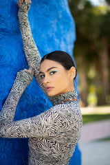 Print zebra dopasowana sukienka z golfem Lydia