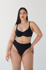 Gładki stanik z fiszbinami z czarnej bawełny Astrid