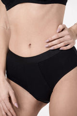 Gładkie majtki z wysokim stanem z czarnej bawełny Frances bliższy kadr - Love and Hate