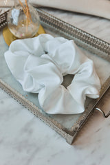 Gumka do włosów / Scrunchie z beżowej satyny