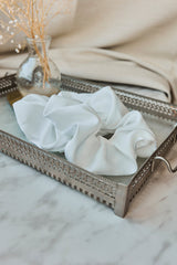 Gumka do włosów / Scrunchie z beżowej satyny Love and Hate